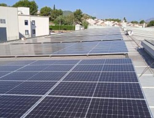 ¿Se pueden instalar paneles solares en cualquier tipo de tejado?