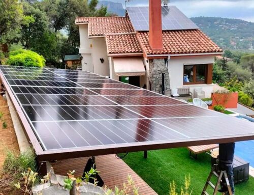 ¿Se pueden instalar placas solares en un porche de madera?